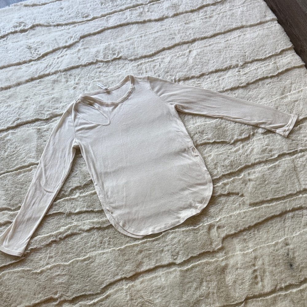 ALO Yoga Women's Long Sleeve Cream Ribbed Tee